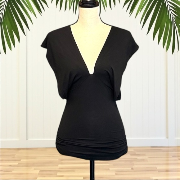 PattyBoutik Black Deep V-Neck Top – Size Small - Picture 1 of 11